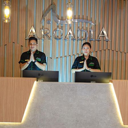 Arcadia Hotel Manado Exterior photo